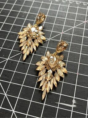 Champagne gold-coloured rhinestone earrings